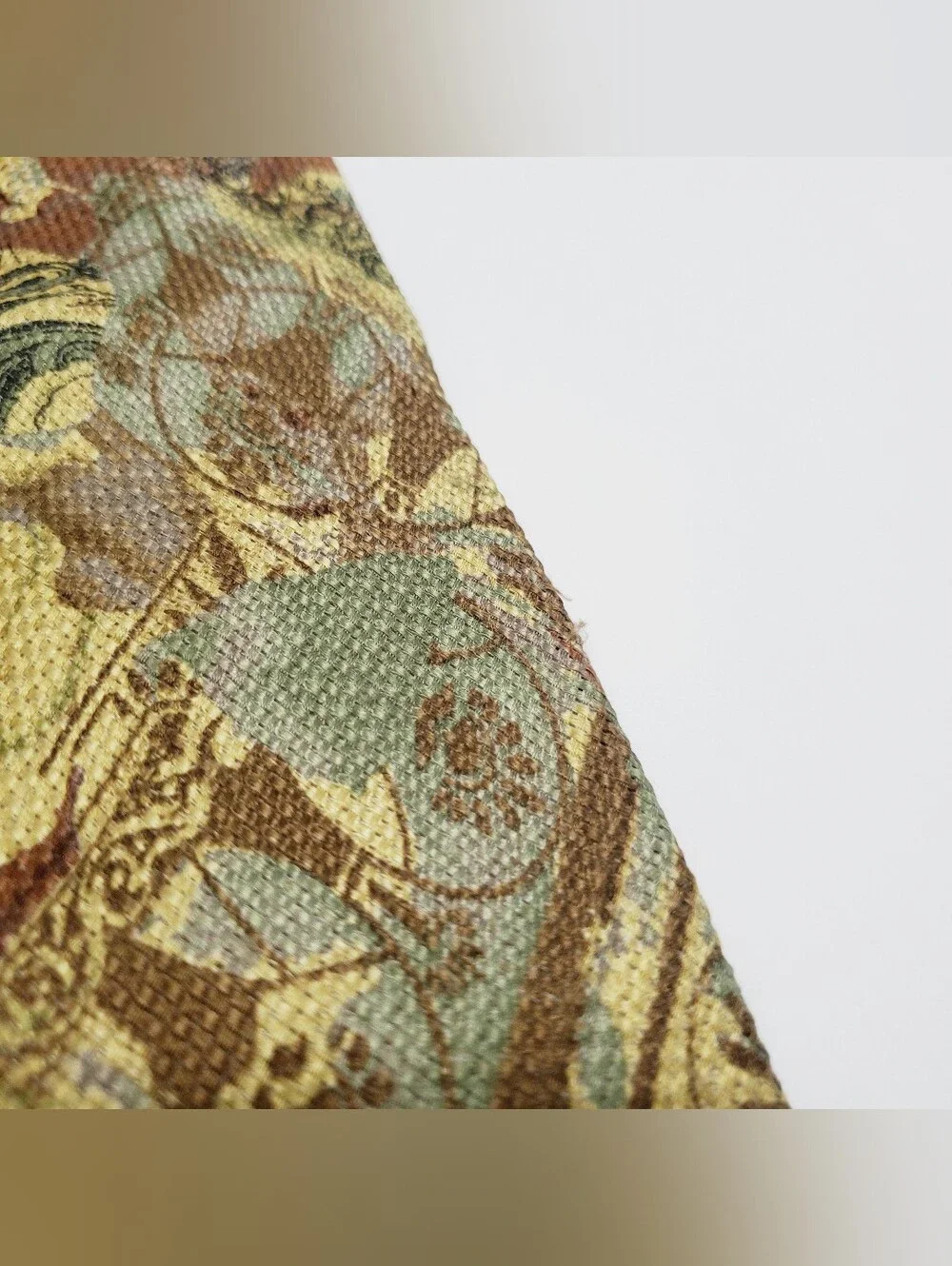 Fendi Men's Italian Silk Neck Tie Multicolor Paisley Pattern 57x3.75